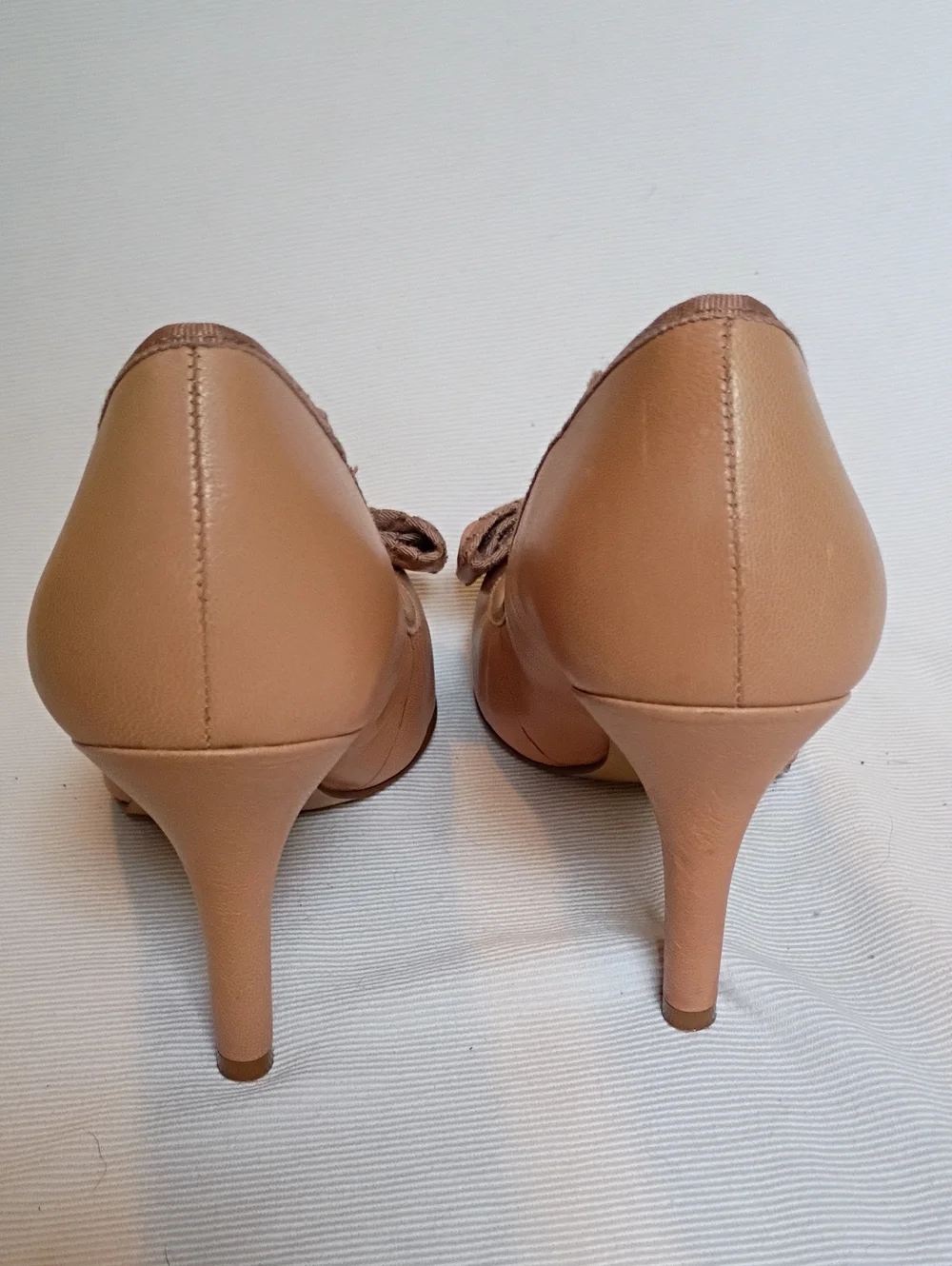 Nine West Women's Nude Bow Pump